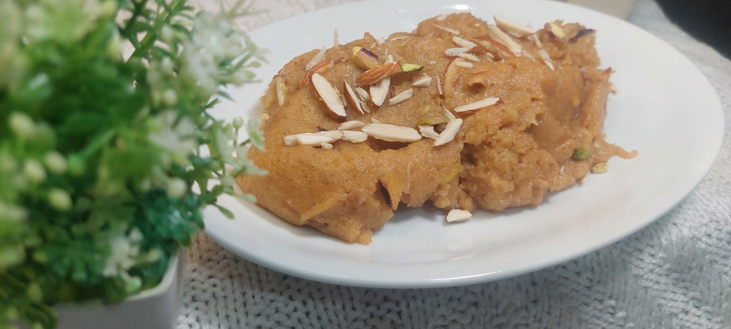 featured image of Baisan Aur Suji Ka Halwa