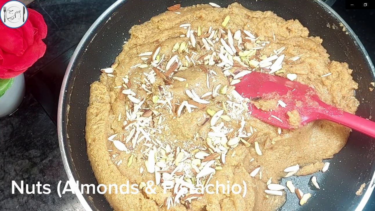 8th step of Baisan Aur Suji Ka Halwa