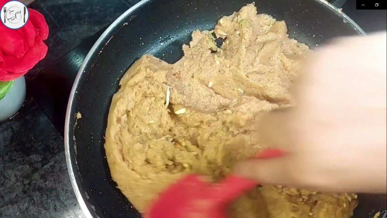 9th step of Baisan Aur Suji Ka Halwa