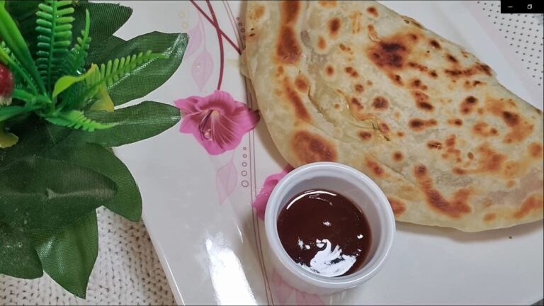 Stuffed Lacha Paratha | Omelette-stuffed Malai Boti Paratha Twist