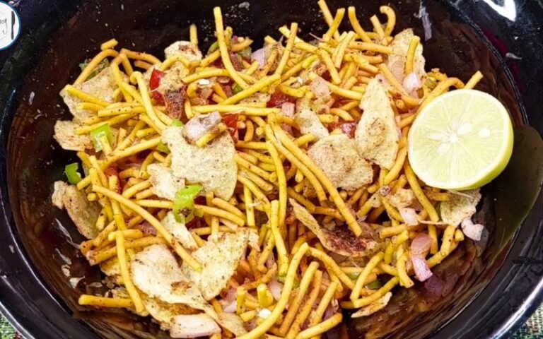 Chat Pati Crispy Nimko Chat | Quickest Dal Sev Snack Recipe