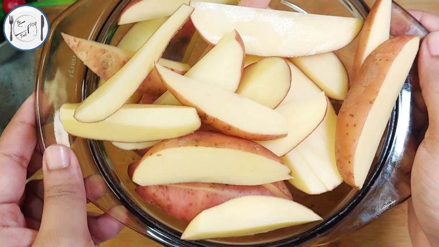 1st step of Crispy Potato Wedges Recipe By The Spi