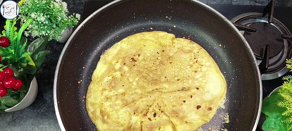 8th step of Fluffy Omelet