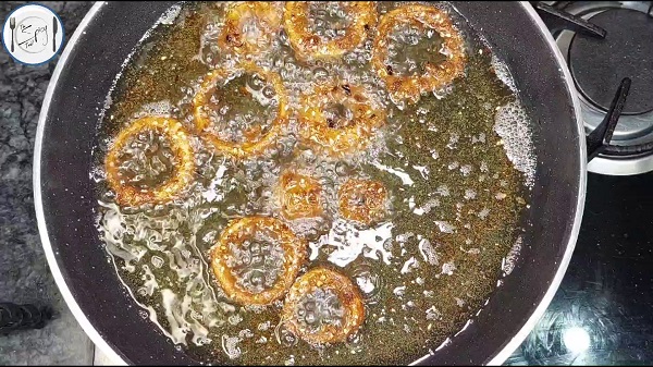 8th step of Onion Rings Recipe By The Spicy Trail