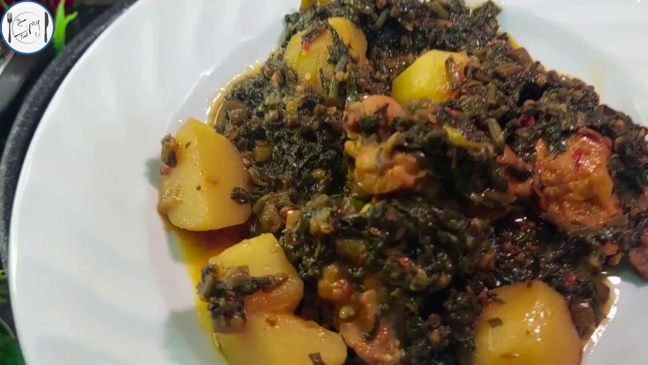 featured image of Alu Chicken Palak