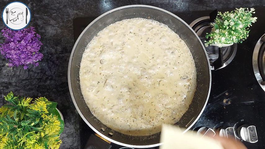 4th step of Creamy Mushroom Sauce Recipe By The Spicy Trail Easy Garlic Mushroom Sauce