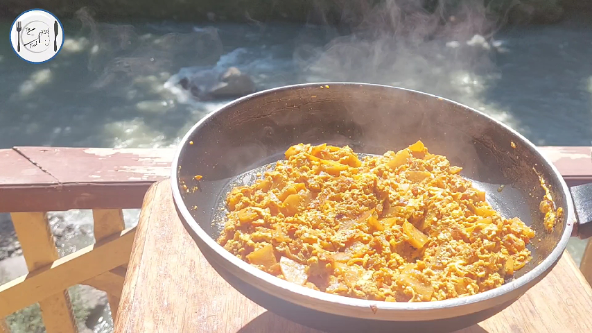 6th step of Aloo Anday Breakfast Recipe By The Spicy Trail Cooked at Dowarian, Kashmir Outdoor Cooking Travel Diaries 1.0