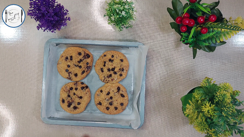 6th step of Chocolate Chip Walnut Cookies Recipe By The Spicy Trail