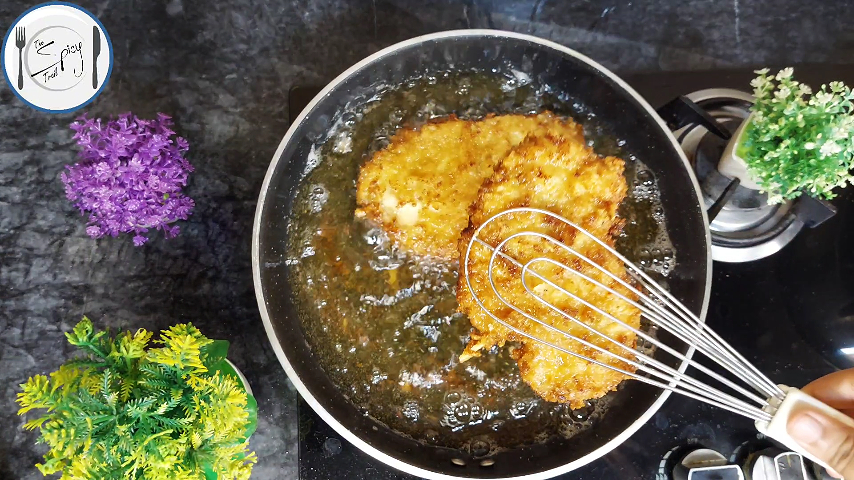 7th step of Chicken Fried Steak Recipe By The Spicy Trail With Creamy Mushroom Sauce