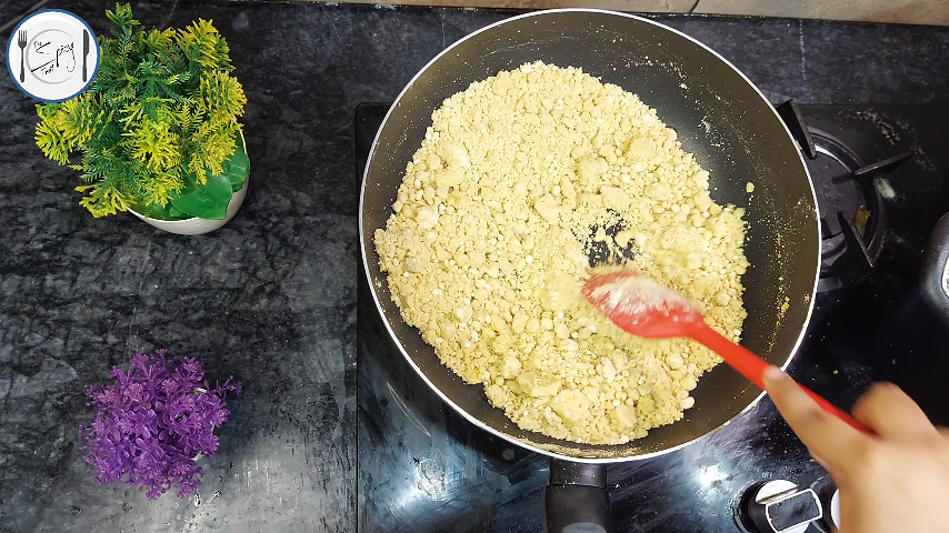 2nd step of Besan Ka Halwa Recipe By The Spicy Trail Danedar Halwa