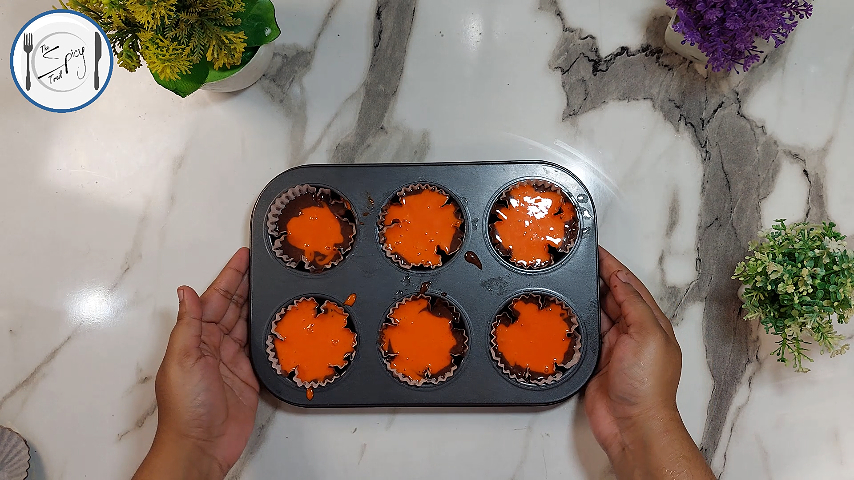 5th step of Orange Chocolate Marble Cupcakes Recipe By The Spicy Trail