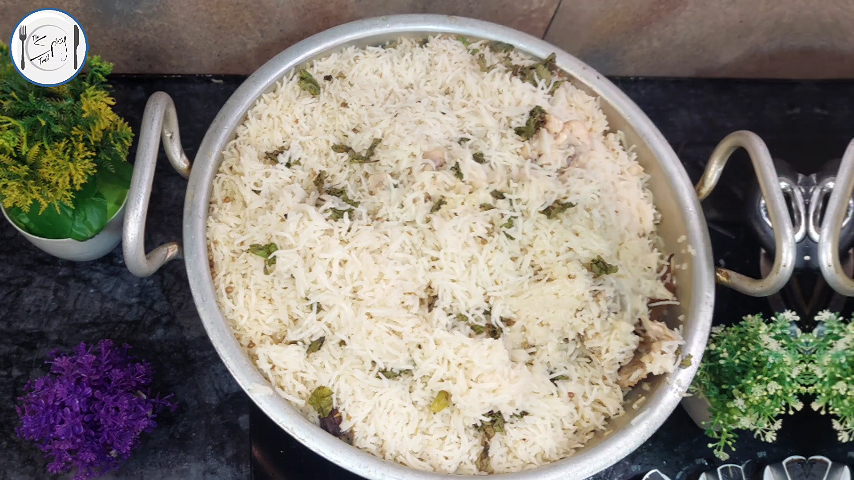 6th step of One Pot Quick Chicken Pulao Recipe By The Spicy Trail Yakhni Pulao Recipe