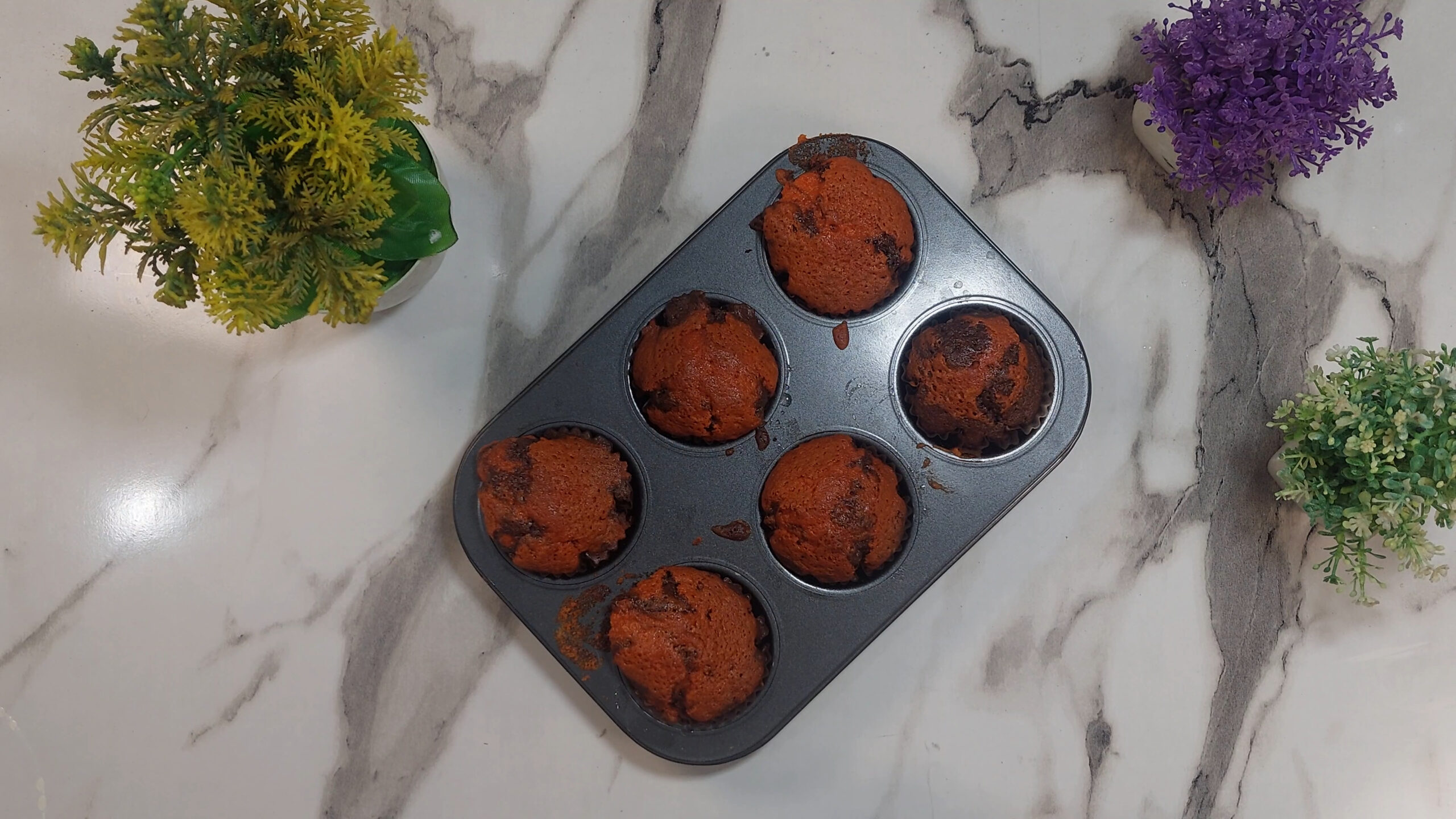 6th step of Orange Chocolate Marble Cupcakes Recipe By The Spicy Trail