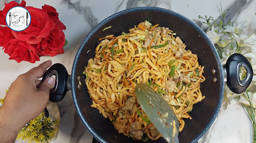 5th step of Street Style Chicken Chow Mein Recipe By The Spicy Trail