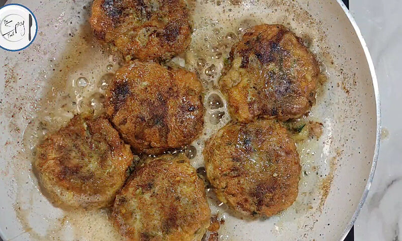 Aloo Tikki Recipe By The Spicy Trail | Potato Cutlet Recipe | Aloo Cutlet Recipe | Aloo Kabab Recipe