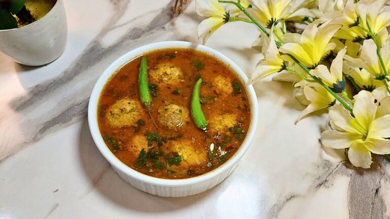 Chicken Kofta Recipe By The Spicy Trail | Chicken Kofta Curry