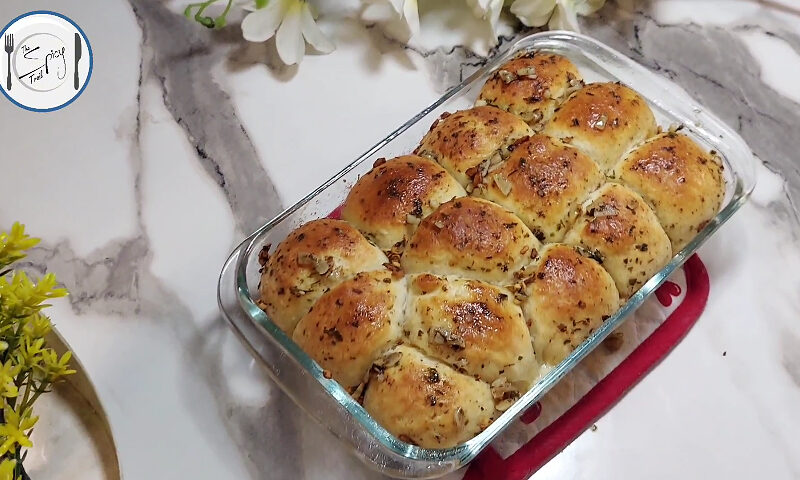 Garlic Cheese Bombs Recipe By The Spicy Trail | Stuffed Garlic Bombs | Stuffed Cheese Buns Recipe