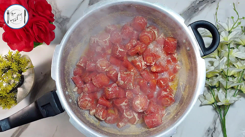 3rd step of Quick and Easy Gajar Ka Halwa Recipe By The Spicy Trail Carrot Halwa In Pressure Cooker